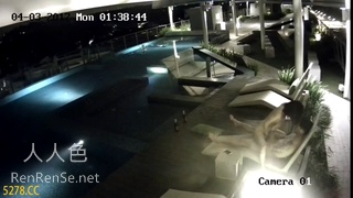 网爆门事件香港某酒店一对情侣趁著夜晚没人在顶层游泳池啪啪被监控拍下