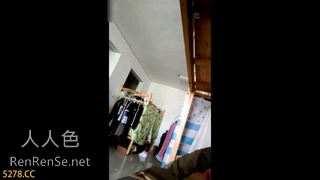 老王花重金套路一个大学生妹子用微信聊天相机拍摄女生宿舍的日常生活换衣服不少妹子春光外泄