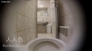 外站流出俄罗斯厕所偷拍个个都是大白屁股在你面前幌1